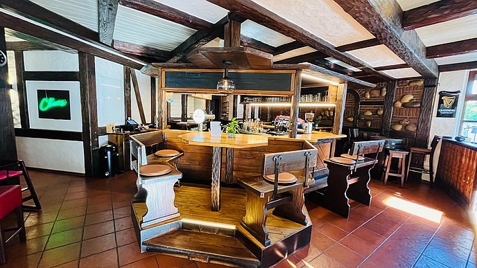 Gut laufendes Gasthaus in urigem Design in Zentrumsnähe zu verkaufen
