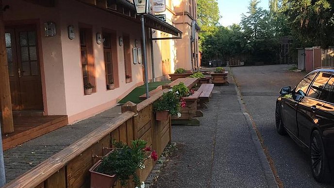 Einzigartig-wohnen und arbeiten im ehemaligen Bahnhof