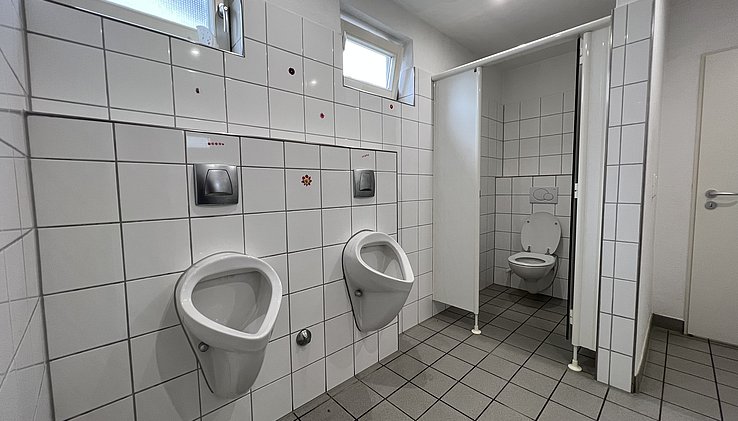gastraum_rechts_herrentoiletten2.jpg