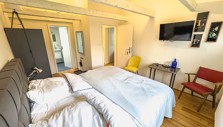 Mit historischem Balkenwerk