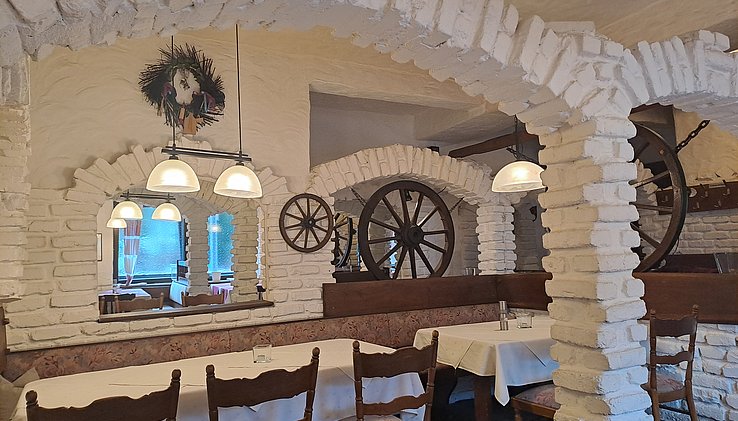 Restaurant 1.jpg