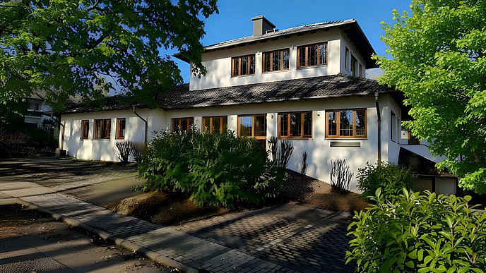 Blumenhof Straßenseite