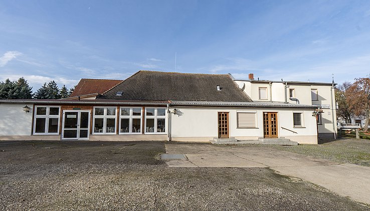 Objektansicht Parkplatzseite